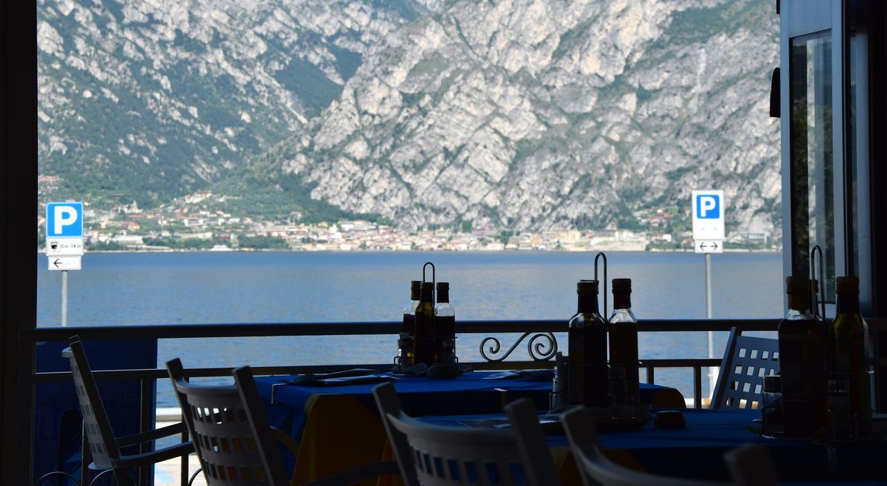 Vela Azzurra Navene