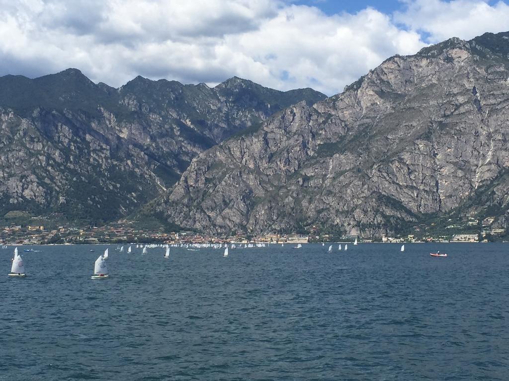 Vela Azzurra Navene